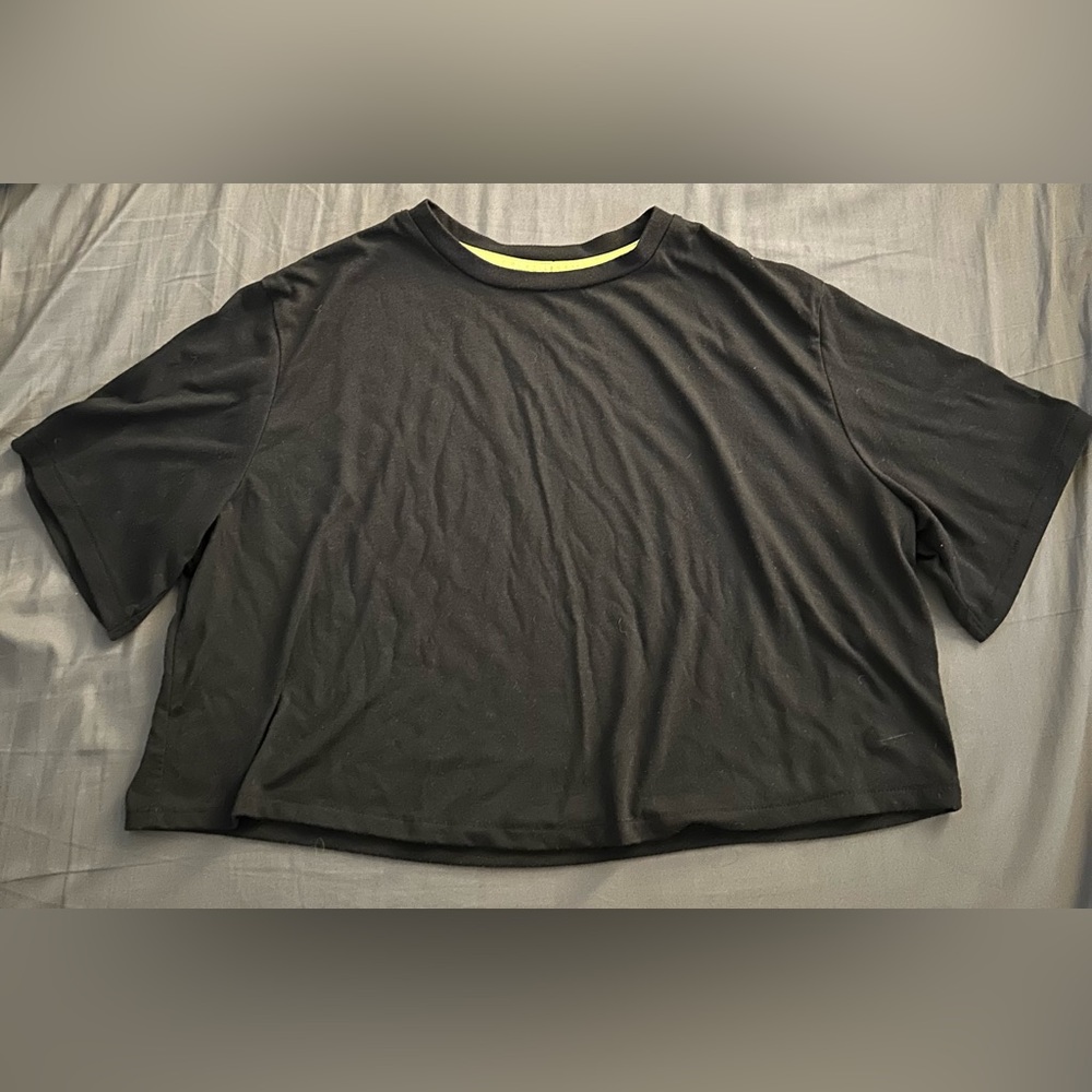 Nike DRI-FIT Crop top